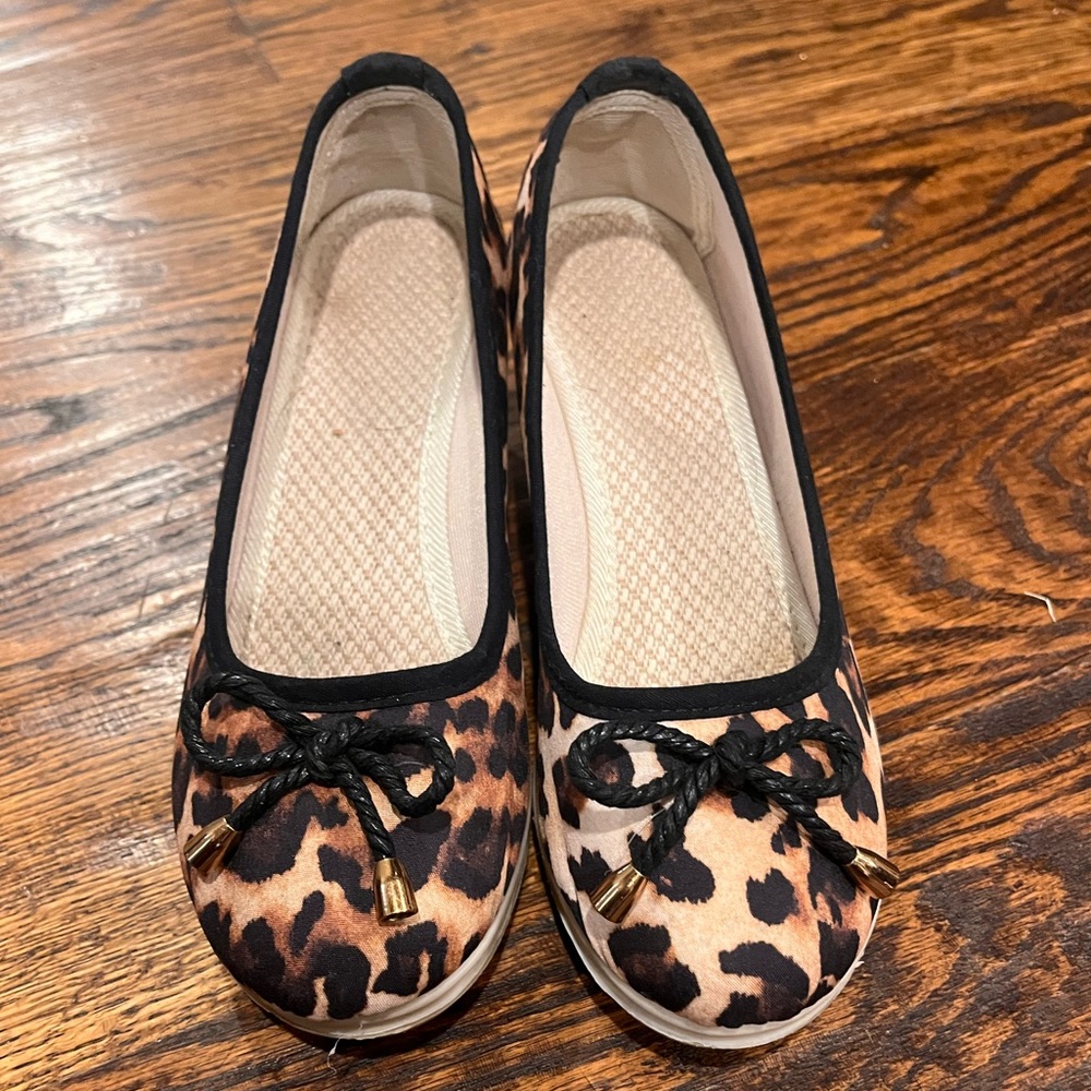 Stylish women’s wedge shoes size 6 / 38